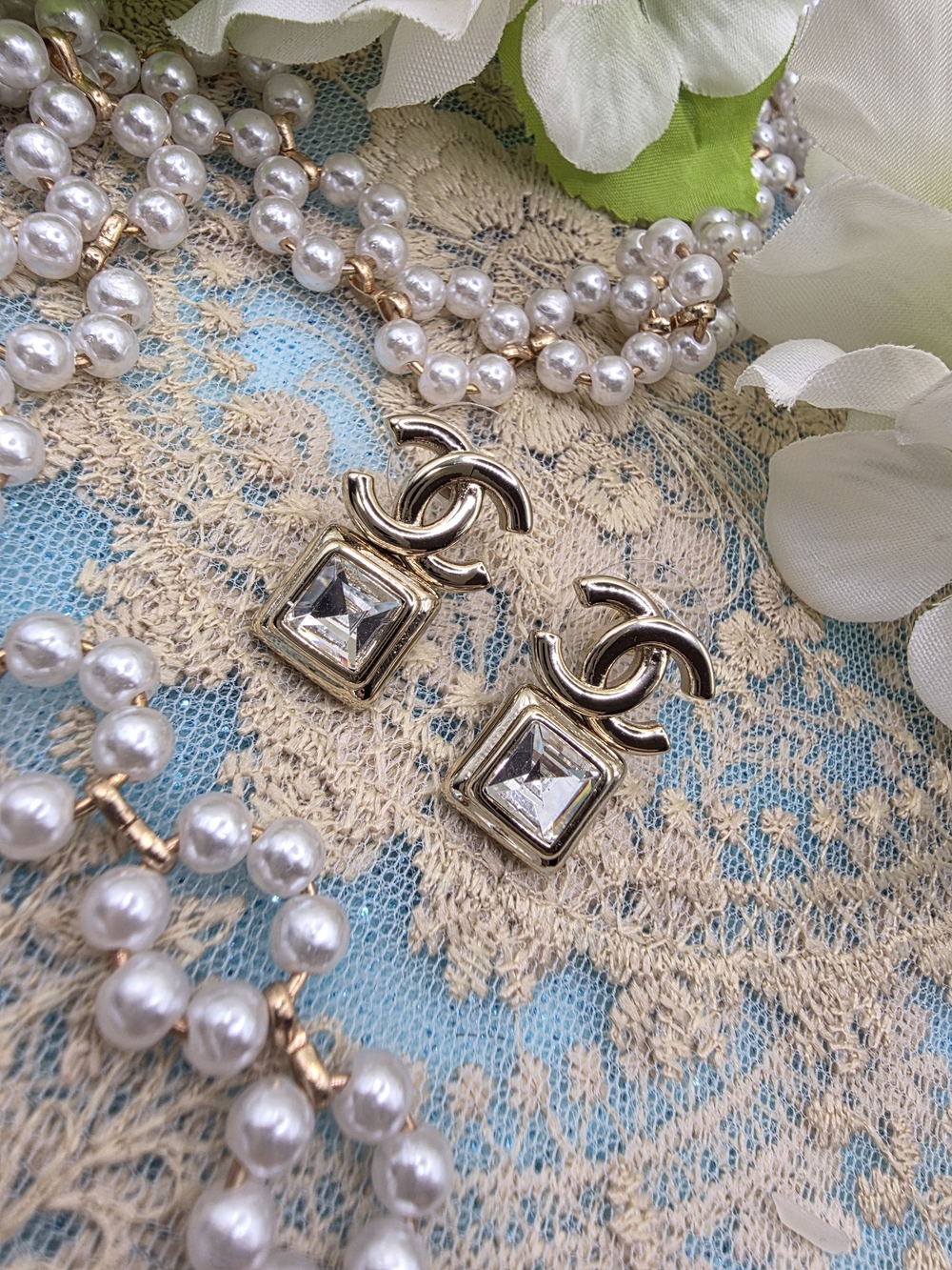 CHANEL Gold and Clear Crystal Interlocking CC Drop Earrings